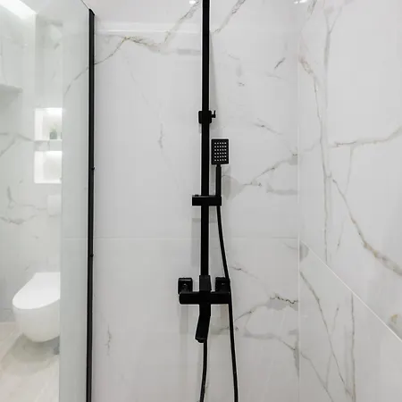 Elegant Urban In Center Apartment Thessaloniki