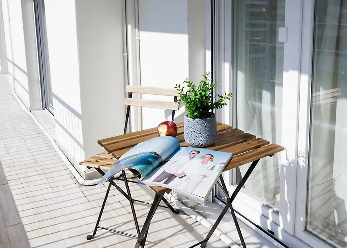 Elegant Urban In Center