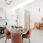 Elegant Urban In Center *