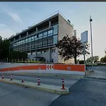 Elegant Urban In Center 塞萨洛尼基